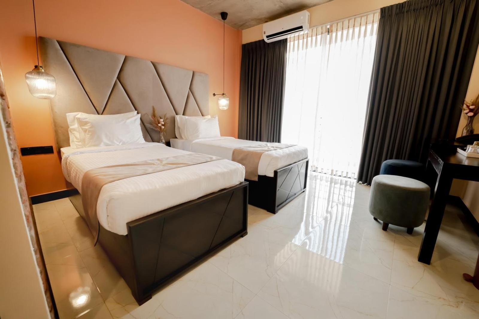 Limeshine - Airport Transit Hotels & Residences Katunayaka Exterior foto